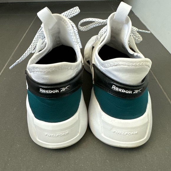 Reebok Women’s Freestyle Motion Lo Running Shoes White/Black EF5180 US 6 - Picture 4 of 5